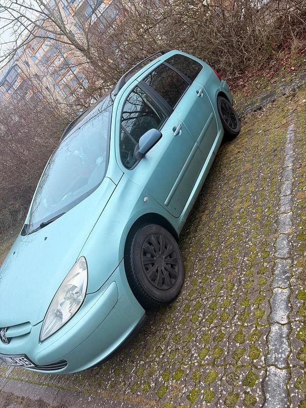 Grün Gebraucht 2003 Peugeot 307 Kombi | 500 € - Bild 1/2
