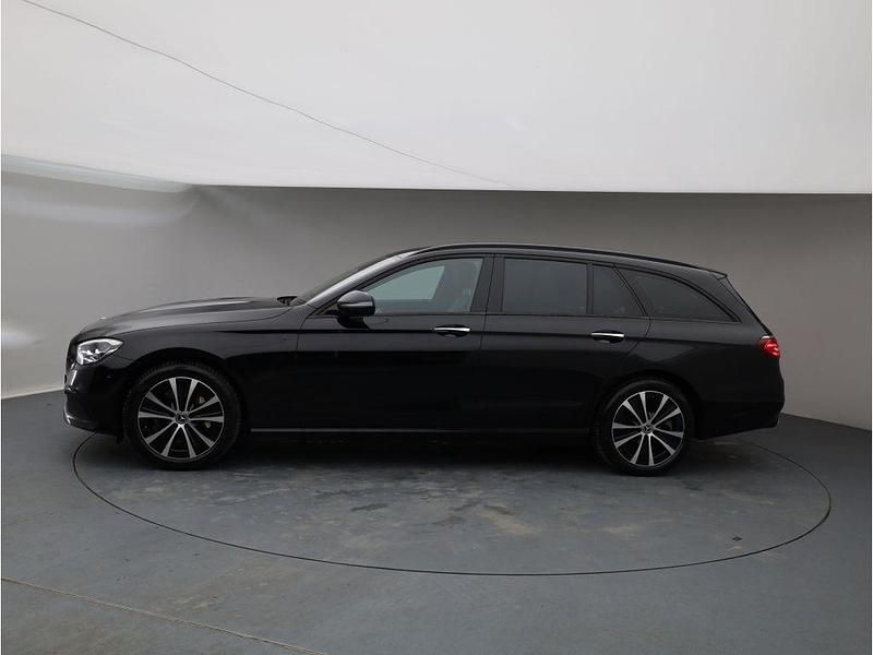 Gebraucht Mercedes E300 Avantgarde 306 PS (225 kW) 2022 Unilack schwarz Kombi