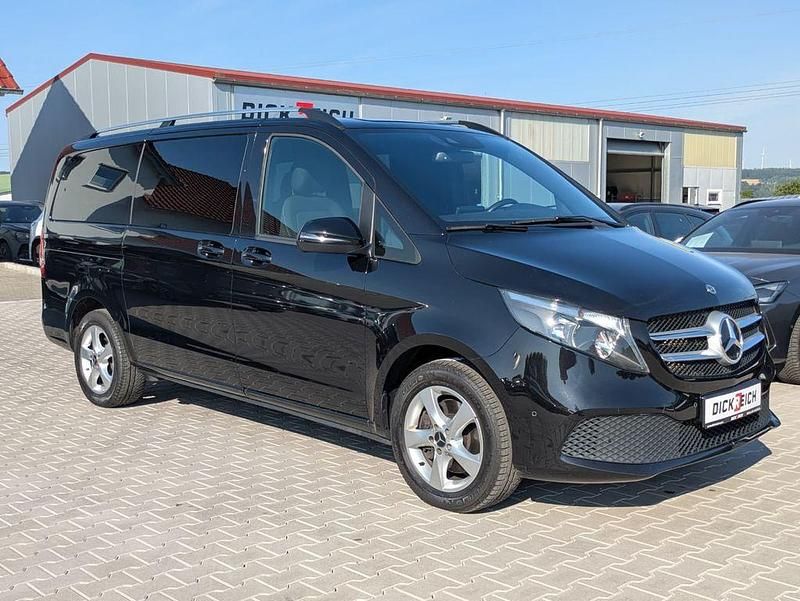 Obsidianschwarz metallic Gebraucht 2019 Mercedes V220 Edition Van / Kleinbus | 32.950 € (Superpreis) - Bild 1/4