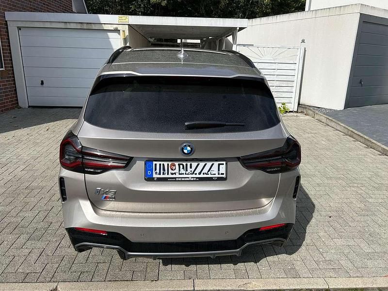 Gebraucht BMW iX3 Impressive 210 kW (286 PS) 2025 Gold SUV