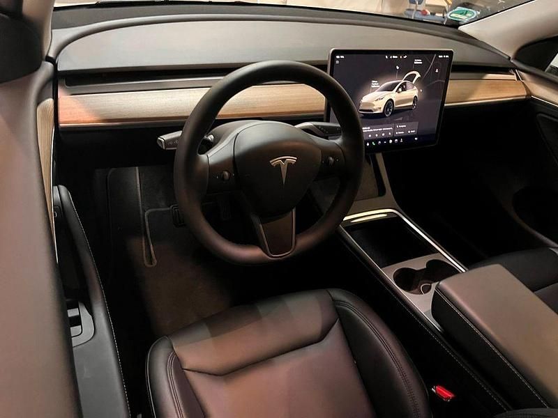 Gebraucht Tesla Model Y 378 kW (514 PS) 2023 Weiß SUV