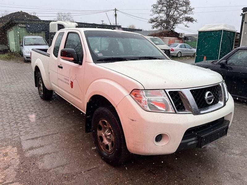 Weiß Gebraucht 2011 Nissan Navara XE Abholung | 9.990 € (Fairer Preis) - Bild 1/4