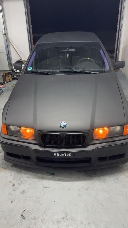 Schwarz Gebraucht 1997 BMW 318 Compact Kleinwagen | 1.600 € (Superpreis) - Bild 1/4