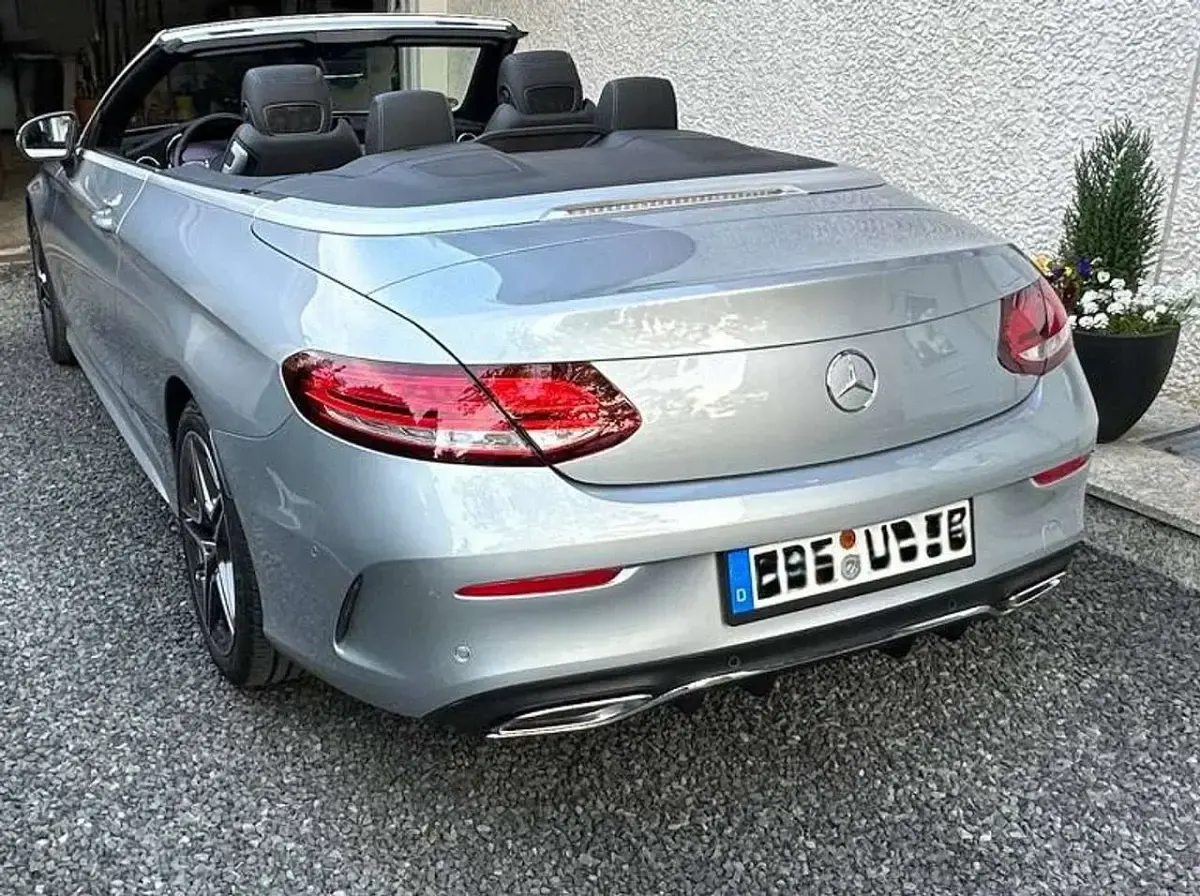 Gebraucht Mercedes C200 AMG 184 PS (135 kW) 2022 Silber Cabrio