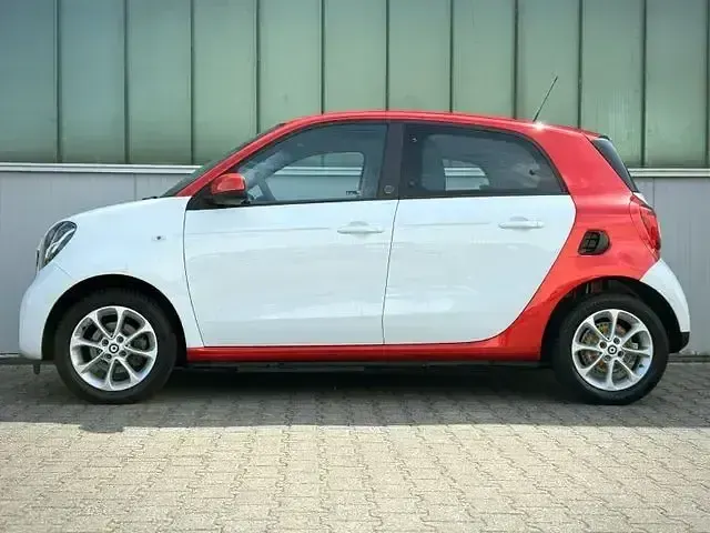 Gebraucht Smart ForFour Electric Drive Passion 60 kW (82 PS) 2019 Rot Kleinwagen