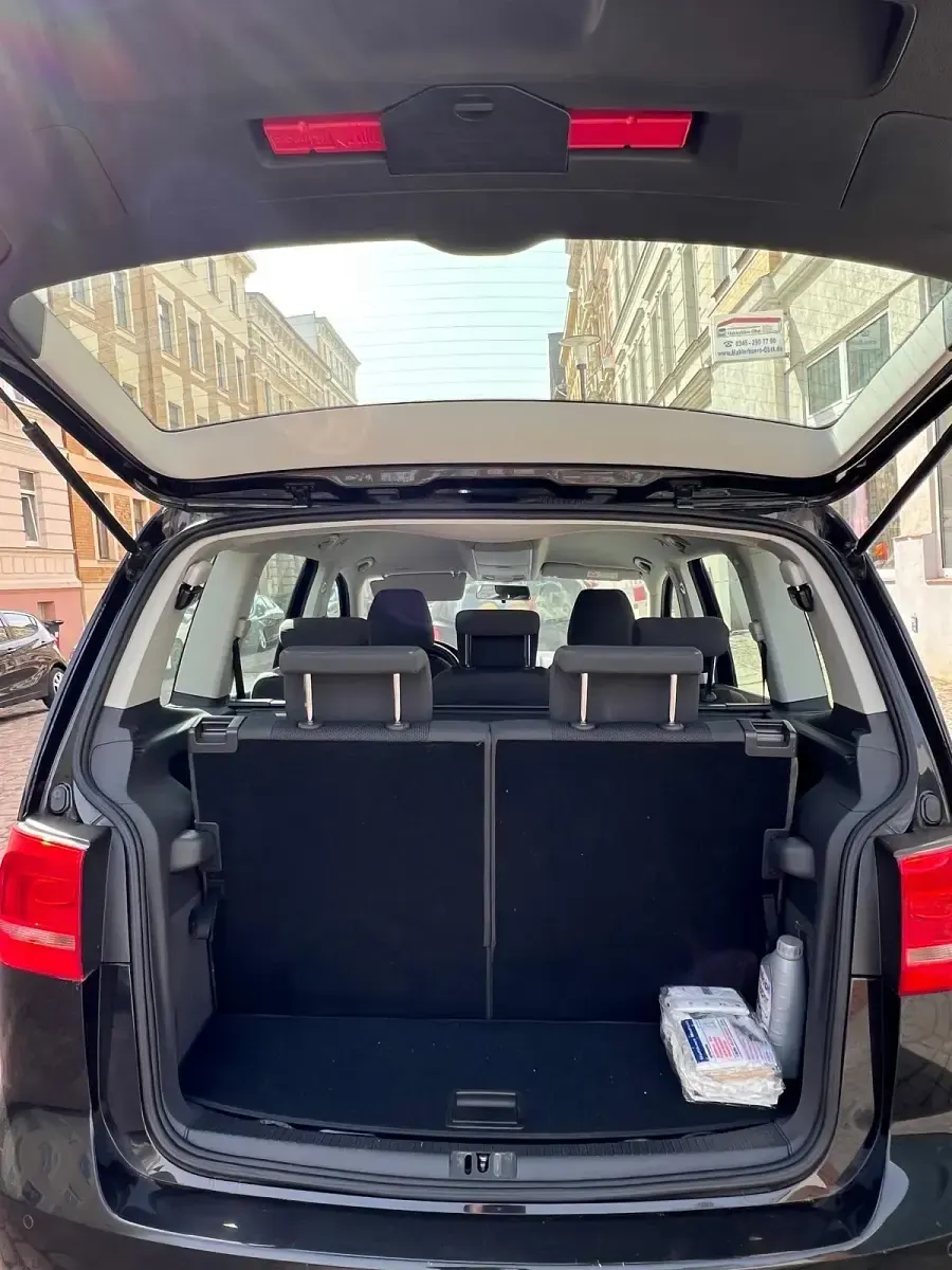 Gebraucht VW Touran 105 PS (77 kW) 2015 Schwarz Van / Kleinbus