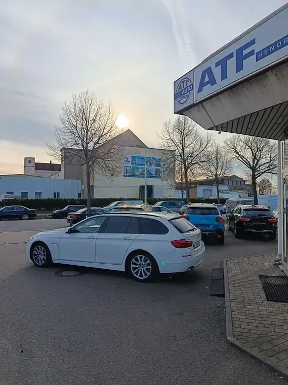 Gebraucht BMW 525 Luxury Line 218 PS (160 kW) 2015 Weiß Kombi