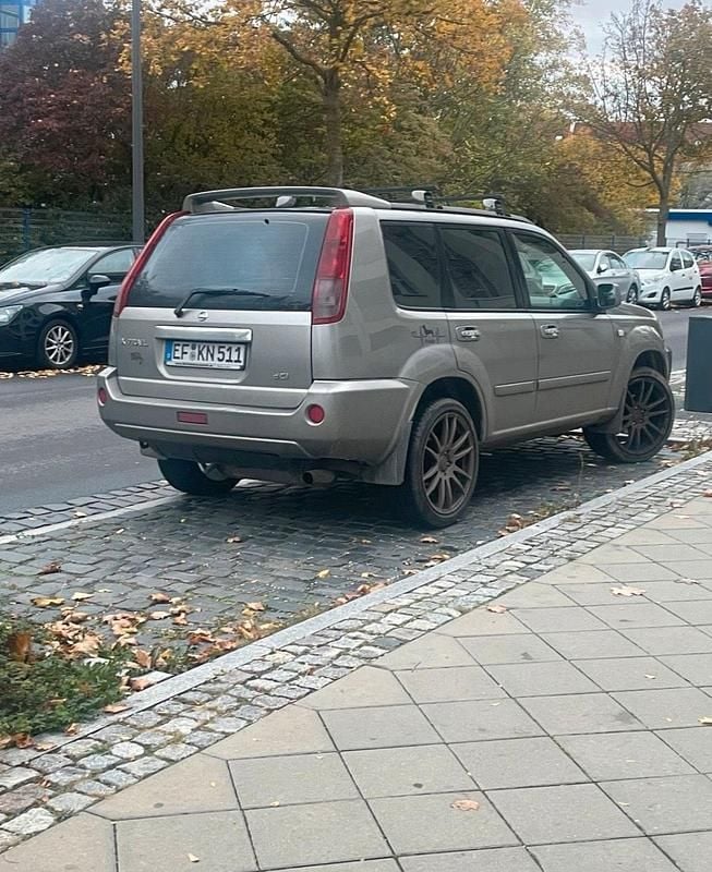 Silber Gebraucht 2005 Nissan X-Trail SUV | 3.333 € (Fairer Preis) - Bild 1/4