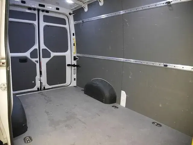 Gebraucht VW Crafter 177 PS (130 kW) 2025 Weißkeine angabe Van