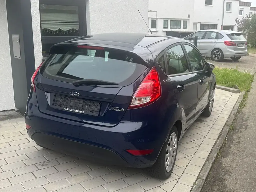 Gebraucht Ford Fiesta 80 PS (58 kW) 2017 Blau Kleinwagen