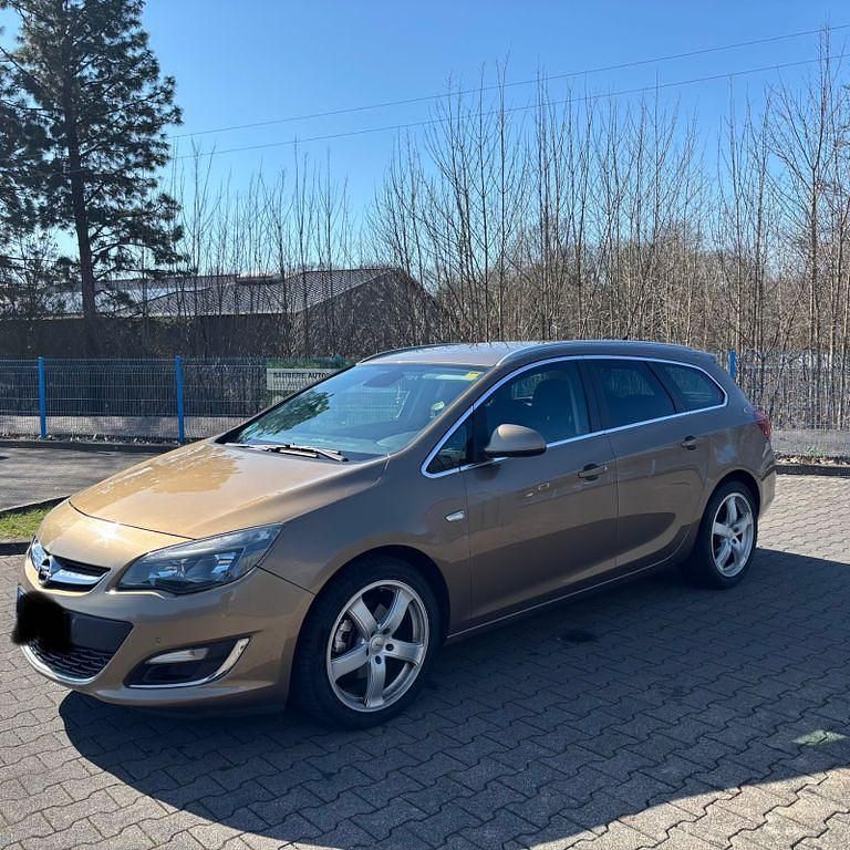 Gebraucht Opel Astra 165 PS (121 kW) 2013 Braun Kombi