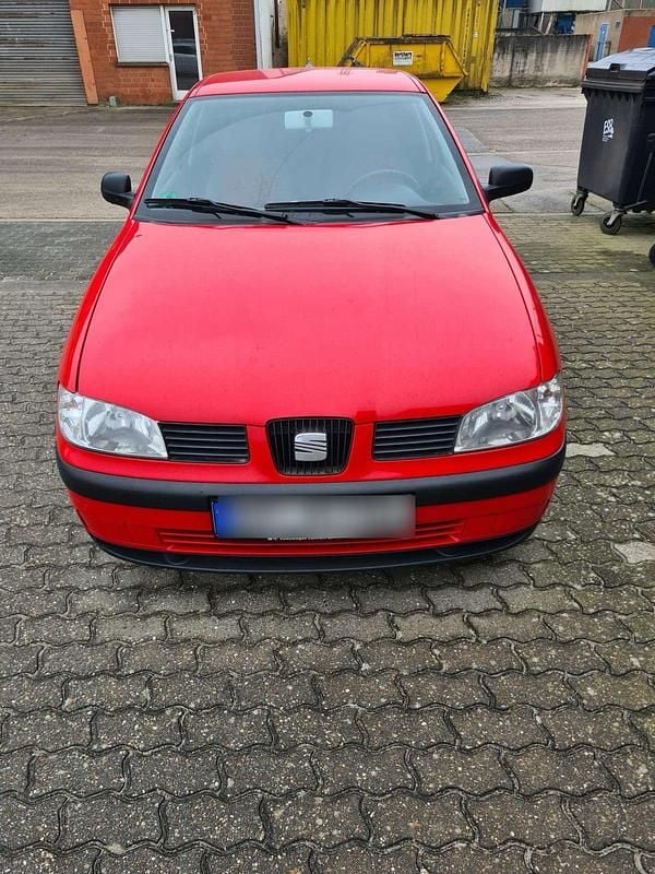 Rot Gebraucht 2000 Seat Ibiza Kleinwagen | 1.100 € (Fairer Preis) - Bild 1/4