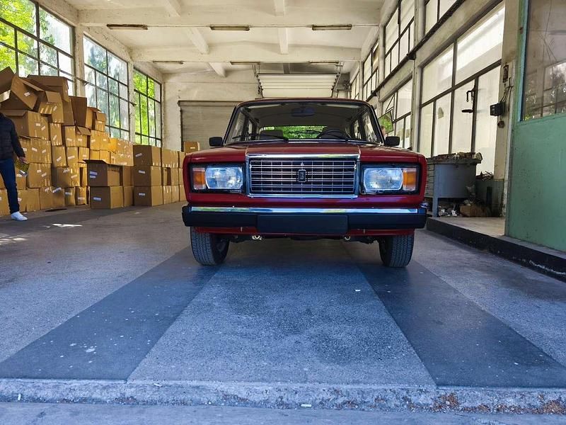 Second-hand Lada 2107 75 CP (55 kW) 1989 Roșu Berlinǎ