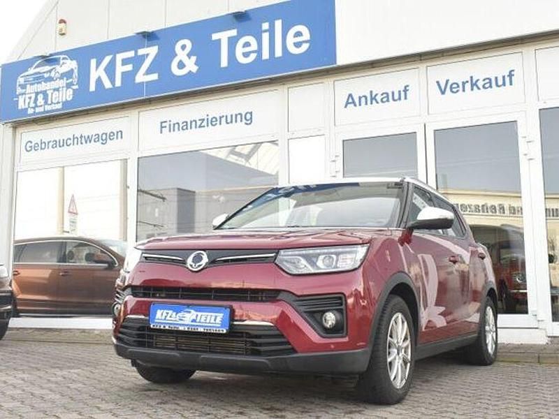 Rot Gebraucht 2022 Ssangyong Tivoli SUV | 14.980 € (Fairer Preis) - Bild 1/4