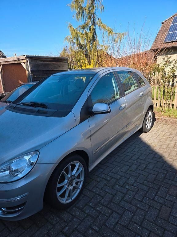 Gebraucht Mercedes B180 116 PS (85 kW) 2009 Grau Van / Kleinbus