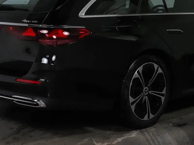 Używany Mercedes E200 Advanced 204 KM (150 kW) 2024 Czarny Sedan/Limuzyna