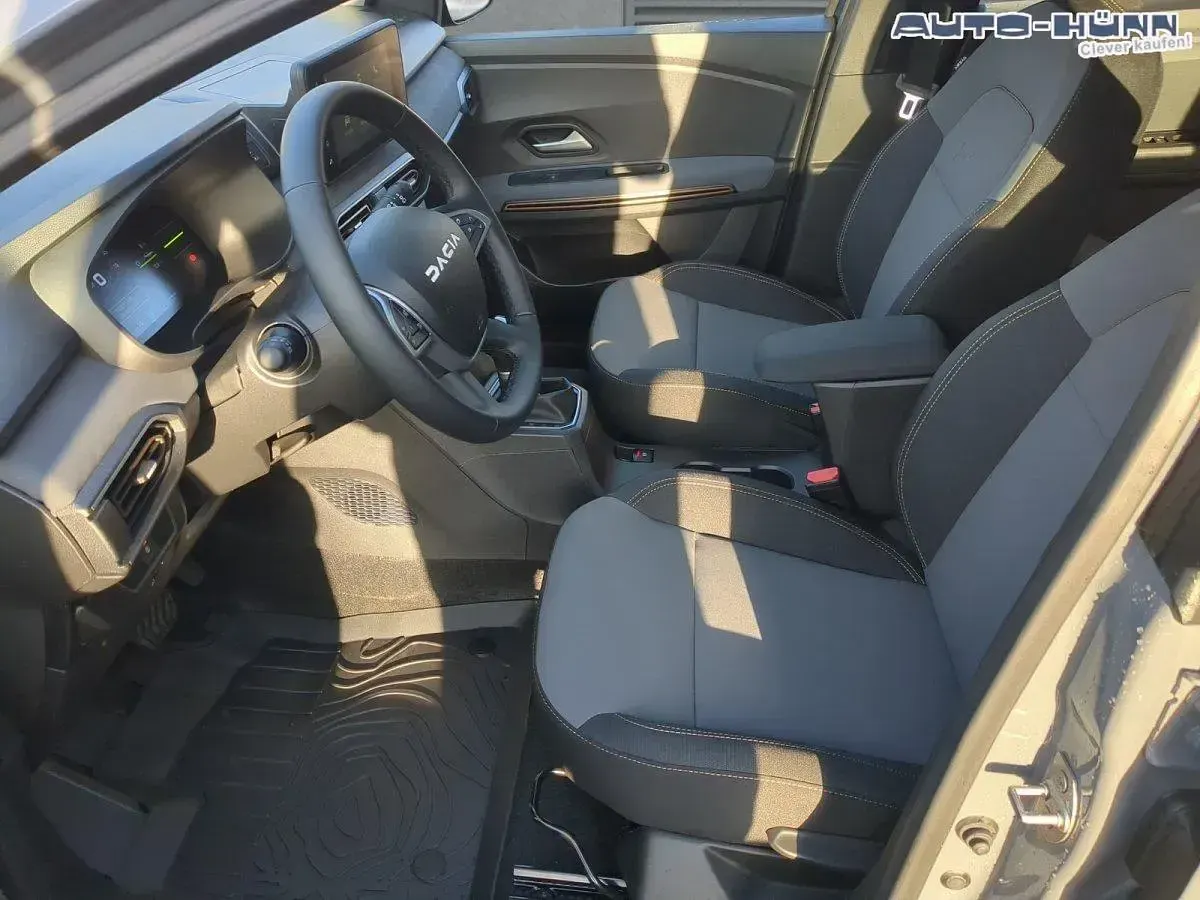Neu Dacia Jogger Extreme 141 PS (103 kW) 2025 Schiefergrau Van / Kleinbus
