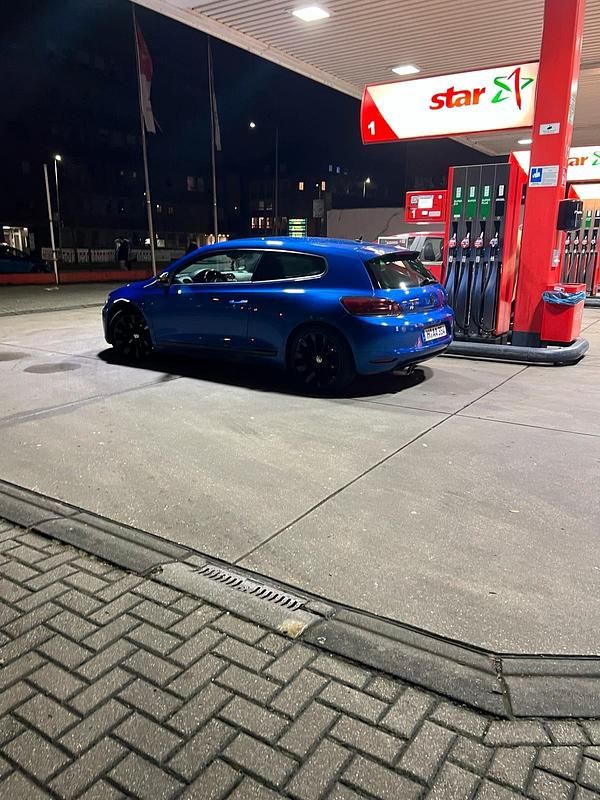 Blau Gebraucht 2009 VW Scirocco Coupé | 3.500 € (Etwas zu teuer) - Bild 1/4