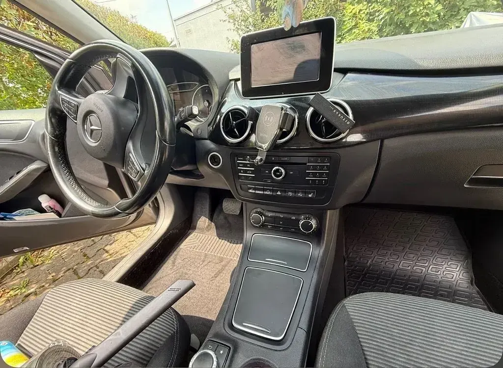 Gebraucht Mercedes B220 Style 177 PS (130 kW) 2015 Grau Kleinwagen