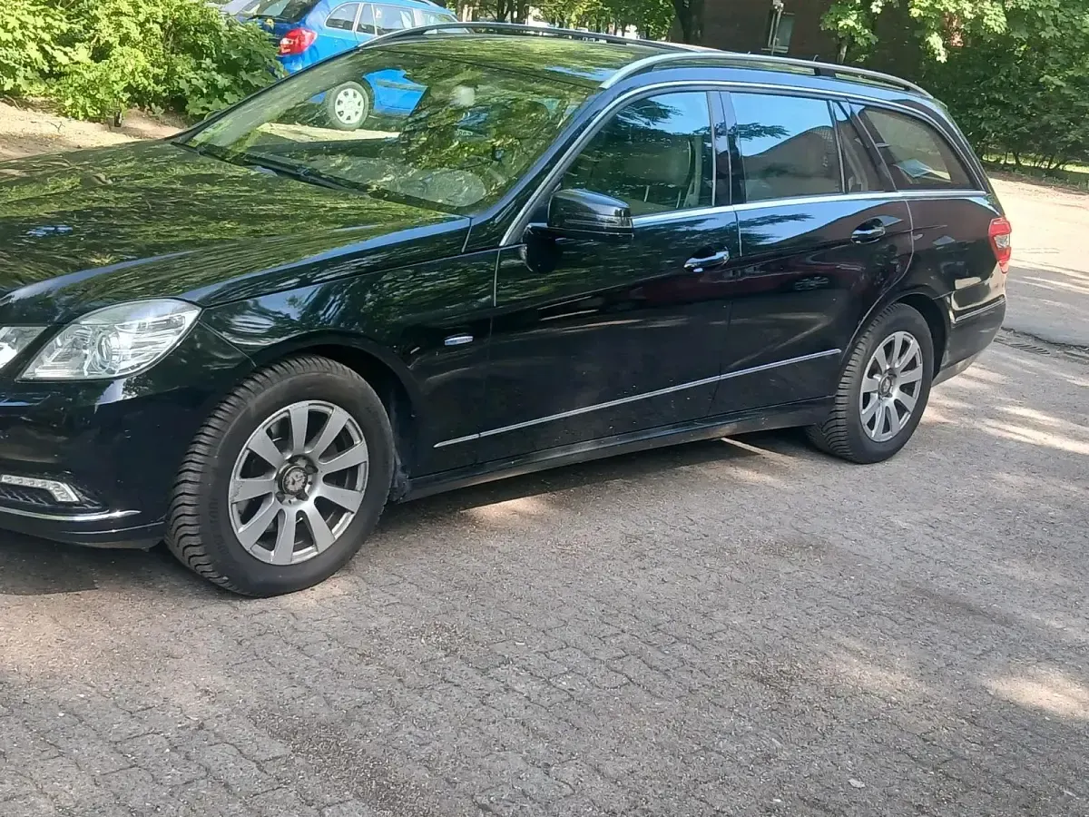 Gebraucht Mercedes E250 204 PS (150 kW) 2010 Schwarz Kombi
