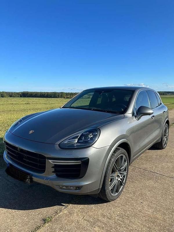 Gebraucht Porsche Cayenne Turbo S 570 PS (419 kW) 2016 SUV