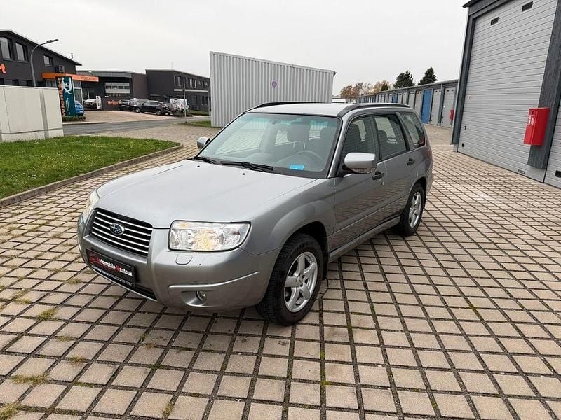 Grau Gebraucht 2006 Subaru Forester Active SUV | 3.990 € (Superpreis) - Bild 1/4