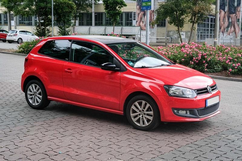 Rot Gebraucht 2011 VW Polo Style Kleinwagen | 3.800 € (Guter Preis) - Bild 1/4