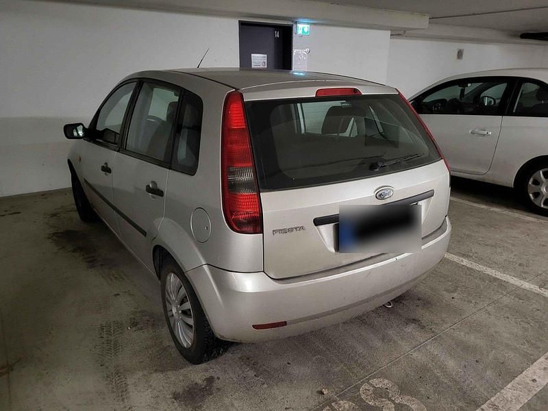 Gebraucht Ford Fiesta 44 PS (32 kW) 2005 Grau Kleinwagen