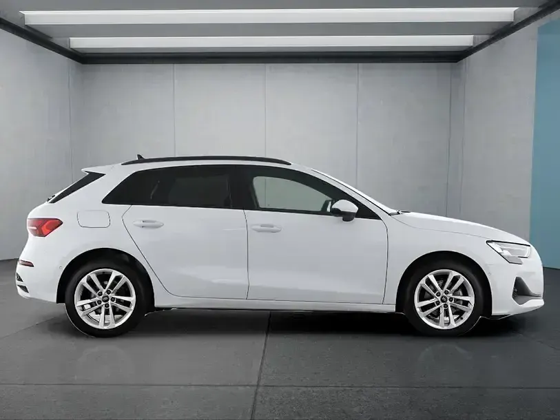Gebraucht Audi A3 116 PS (85 kW) 2025 Weiss Limousine