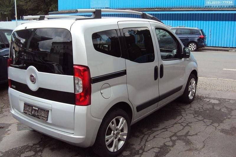 Gebraucht Fiat Qubo Easy 73 PS (53 kW) 2012 Silber Van / Kleinbus