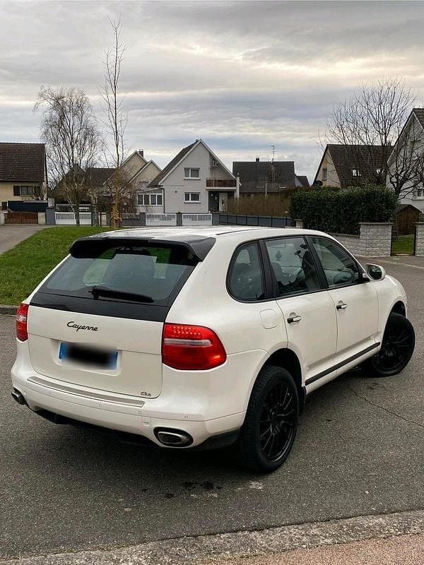 Gebraucht Porsche Cayenne 240 PS (176 kW) 2010 Weiß SUV