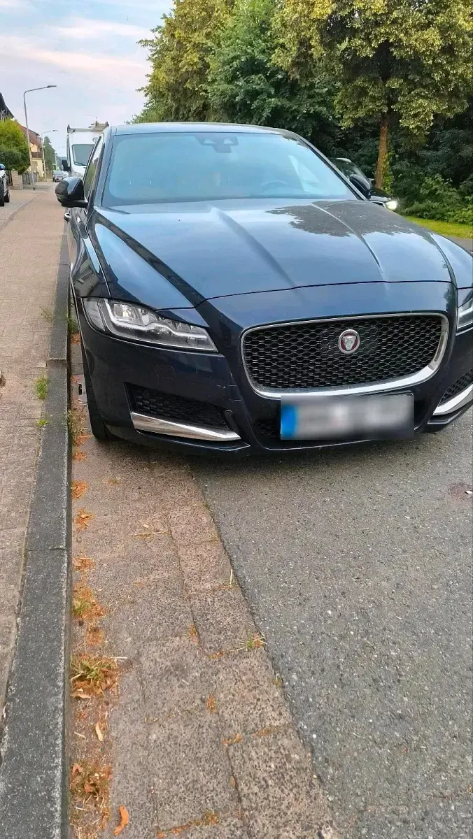 Gebraucht Jaguar XF 241 PS (177 kW) 2017 Andere farben Limousine