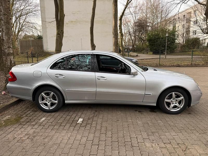 Gebraucht Mercedes E280 Elegance 231 PS (169 kW) 2008 Silber Limousine