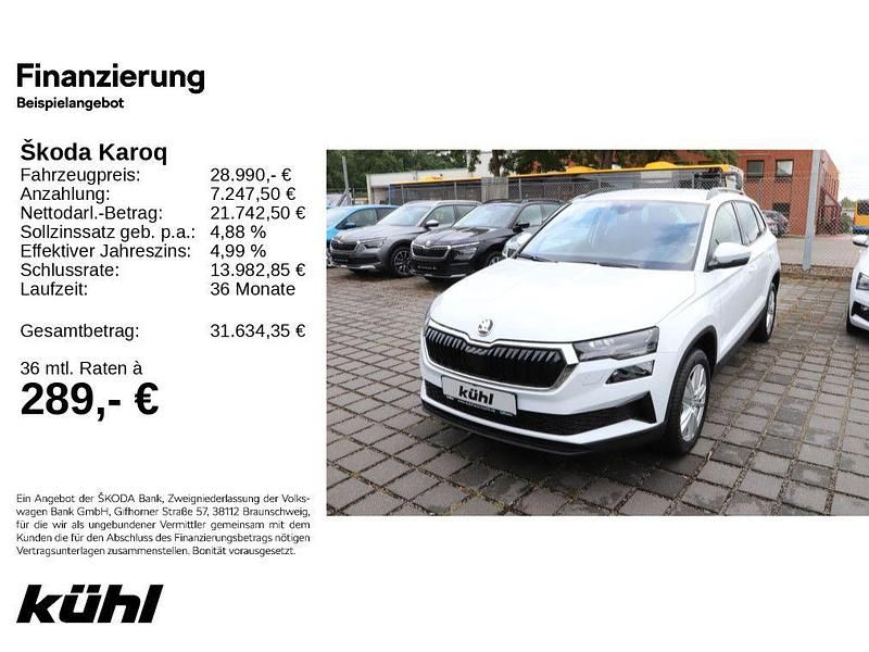 Moonweiss metallic Gebraucht 2024 Skoda Karoq Selection SUV | 28.790 € (Superpreis) - Bild 1/4