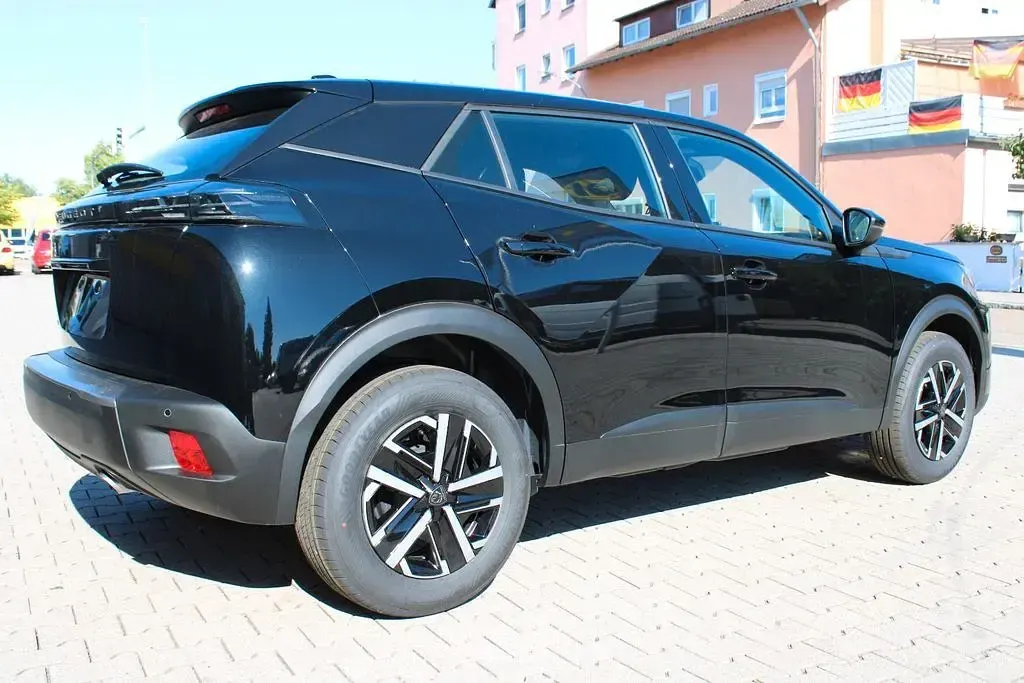 Neu Peugeot 2008 Style 101 PS (74 kW) 2026 Schwarz perla nera SUV