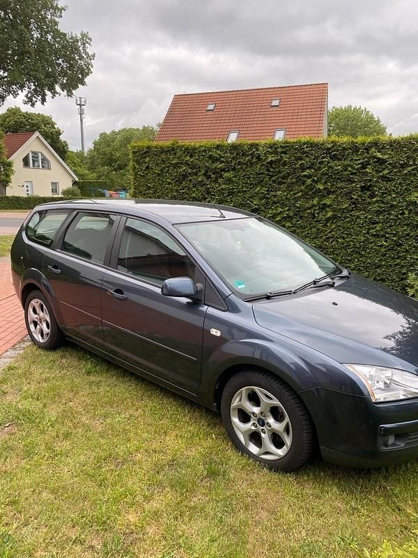 Blau Gebraucht 2007 Ford Focus Kombi | 1.200 € (Superpreis) - Bild 1/4