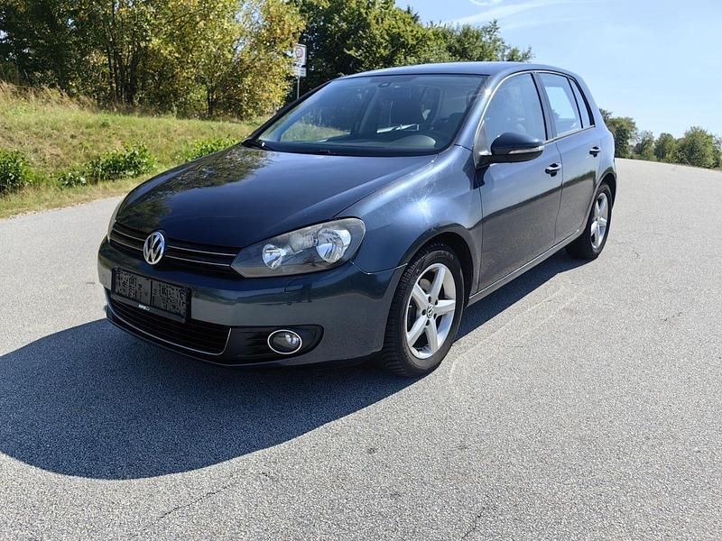 Gebraucht VW Golf VI Highline 105 PS (77 kW) 2011 Blau Kleinwagen
