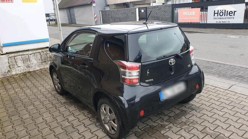 Schwarz Gebraucht 2009 Toyota iQ Kleinwagen | 2.999 € (Guter Preis) - Bild 1/4