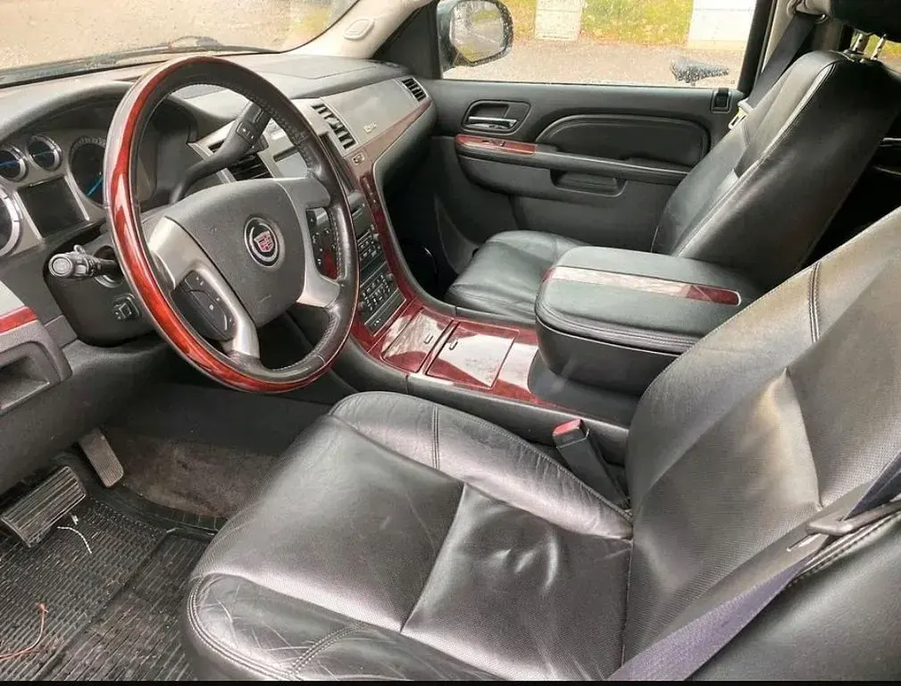Gebraucht Cadillac Escalade 407 PS (299 kW) 2012 Schwarz SUV