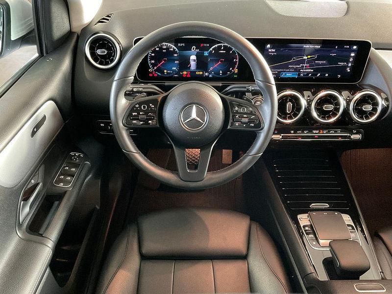 Gebraucht Mercedes B200 Style 150 PS (110 kW) 2019 Polarweiss  unilack Van / Kleinbus