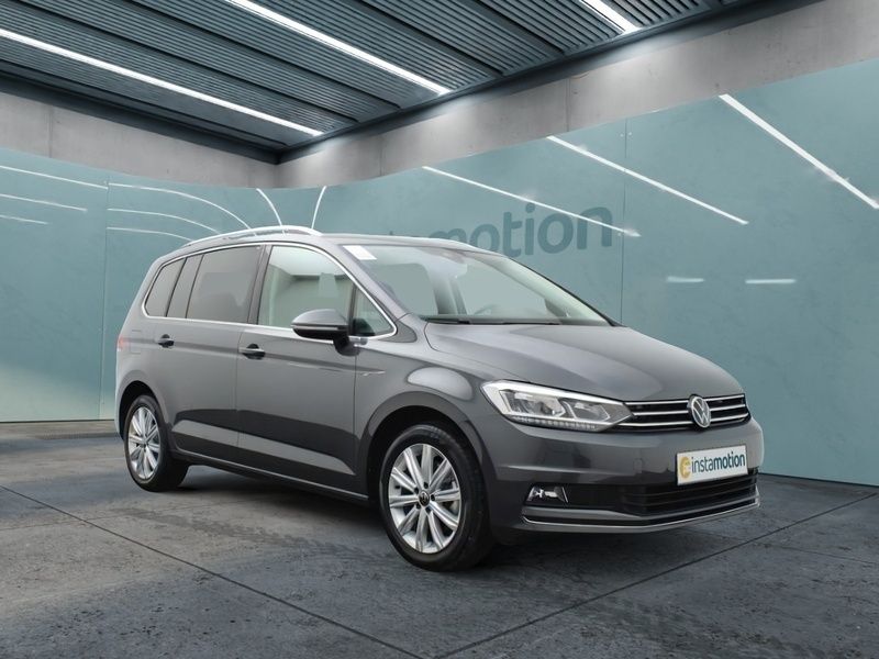 Grau Gebraucht 2024 VW Touran Highline Van / Kleinbus | 37.250 € (Etwas zu teuer) - Bild 1/4