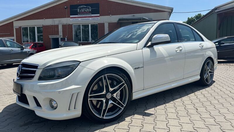 Weiß Gebraucht 2008 Mercedes C63 AMG AMG Limousine | 33.999 € (Teuer) - Bild 1/4