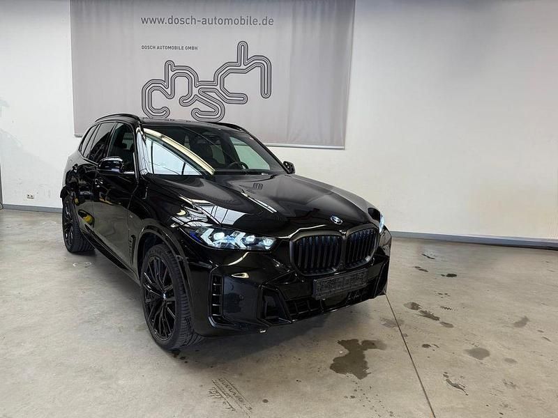 Saphirschwarz Gebraucht 2025 BMW X5 M Sport SUV | 77.777 € (Guter Preis) - Bild 1/4