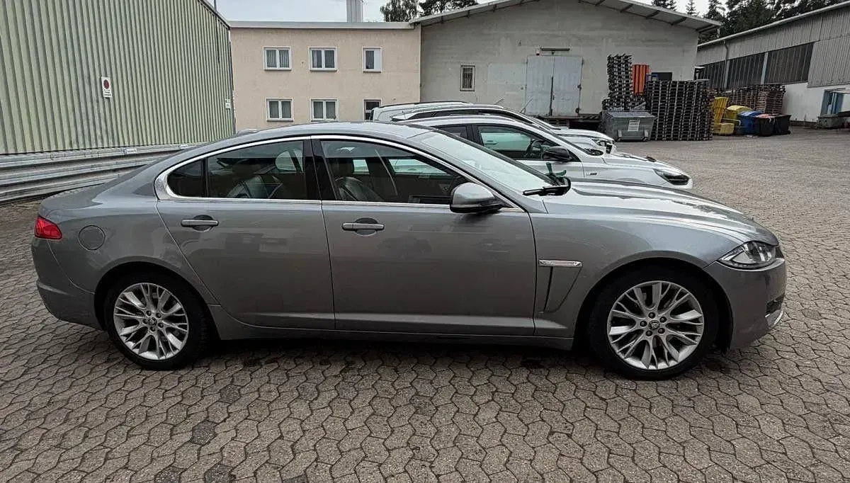 Gebraucht Jaguar XF 200 PS (147 kW) 2012 Grau Limousine