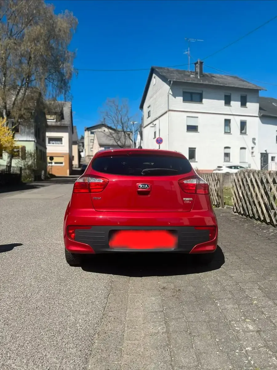 Usata Kia Rio 90 CV (66 kW) 2016 Rosso Utilitaria