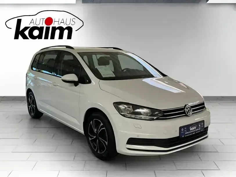 Gebraucht VW Touran Comfortline 150 PS (110 kW) 2019 Weiß Van / Kleinbus