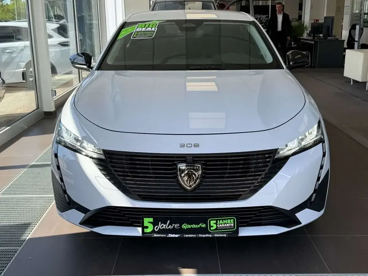 Gebraucht Peugeot 308 Active 131 PS (96 kW) 2024 Weiss Kombi