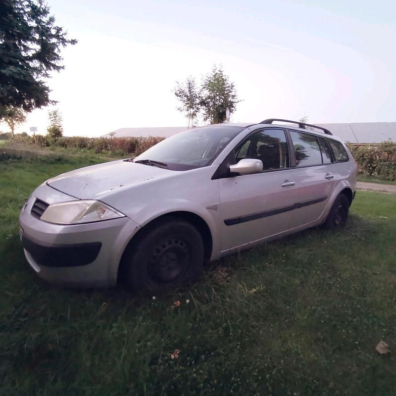 Silber Gebraucht 2006 Renault Mégane GrandTour Kombi | 550 € (Superpreis) - Bild 1/2