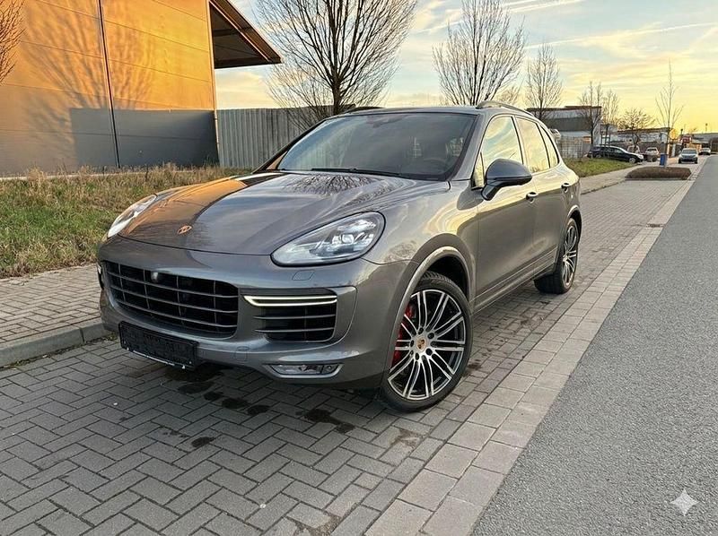 Gebraucht Porsche Cayenne Turbo 519 PS (381 kW) 2017 Grau SUV