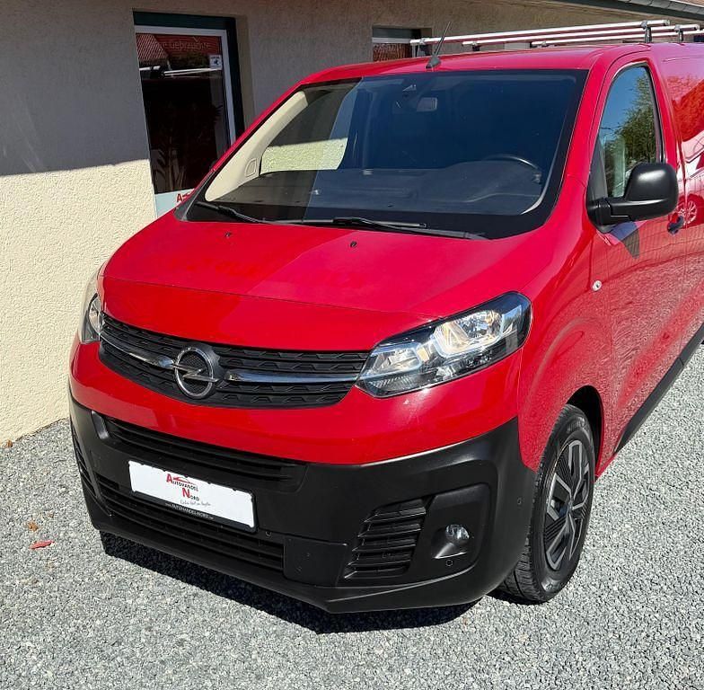 Gebraucht Opel Vivaro Elegance 177 PS (130 kW) 2021 Rot Van / Kleinbus